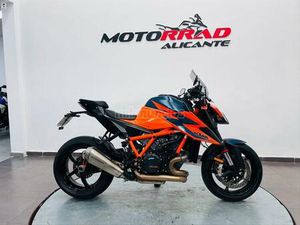 KTM - 1290 SUPER DUKE R