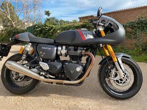 TRIUMPH - THRUXTON RS