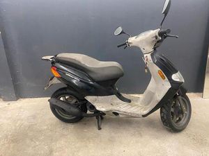 DERBI ATLANTIS 50 CCM ROLLER 2-TAKT MIT PAPIEREN
