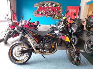 KTM 690 SUPERMOTO
