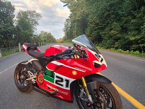 2022 DUCATI PANIGALE TROY BAYLISS SPECIAL EDITION!