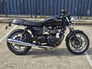 TRIUMPH BONNEVILLE 865 2010