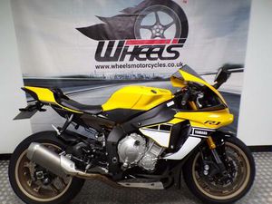 YAMAHA R1 1000 998 CC