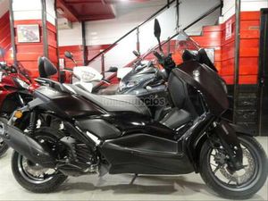 YAMAHA - XMAX 125