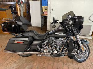 HARLEY-DAVIDSON STREET GLIDE