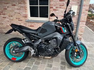 ② YAMAHA MT09 NIEUWSTAAT