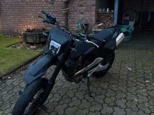 HUSQVARNA 701 (2024) - BLACK/ GREY