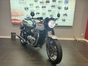 TRIUMPH BONNEVILLE T120 2020 1200 CM3 | MOTO ROUTIÈRE | 7 570 KM | ROUGE | 56600 LANESTER