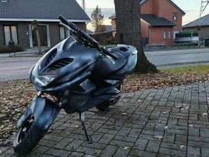 ② YAMAHA AEROX 70 CC CLASSE A