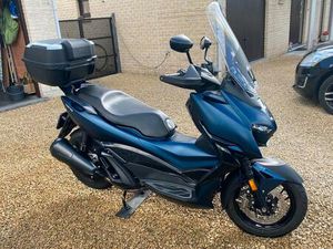 ② TROTTINETTE DE SPORT ZONTES 310M, EN PARFAIT ÉTAT