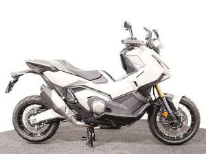 HONDA X-ADV 750 ZWART