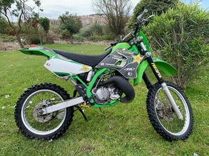 KAWASAKI KDX 200 2T – 1999 | MATRICULADA | RESTAURADA ALGUEIRÃO-MEM MARTINS