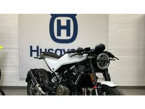 VENDO HUSQVARNA VITPILEN 401 (2021 - 23) USATA A MASLIANICO (CODICE 9913618) - MOTO.IT