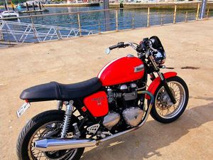 TRIUMPH THRUXTON 900 EFI