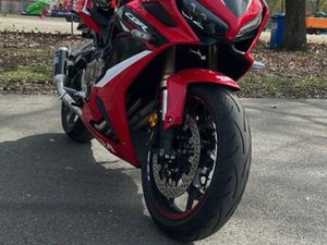 HONDA CBR 650R