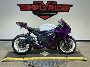 2011 SUZUKI GSX-R600™