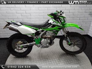 KAWASAKI KLX 250 VERY LOW MILLAGE EXCELLENT CONDITION 249 CC