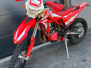 BETA RR 300 XTRAINER →