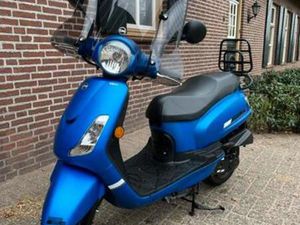 SYM FIDDLE EURO 5 2023 EERSTE EIGENAAR — SCOOTERS | SYM — MARKTPLAATS