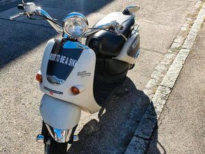 SCOOTER/ MOTORROLLER