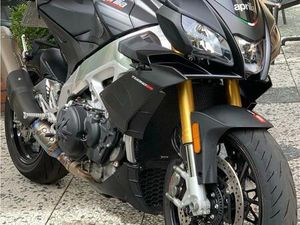 APRILIA TUONO V4 1100 RR AKRAPOVIC