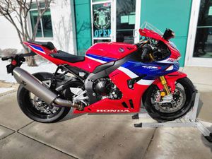 2025 HONDA CBR1000RR-R FIREBLADE SP