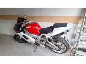 MOTA YAMAHA YZF-R1 ODIVELAS