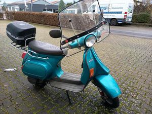 VESPA KLASSIKER MIT WINDSCHILD – GUTER ZUSTAND