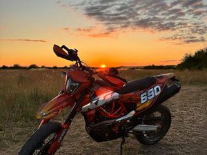 KTM SMCR 690