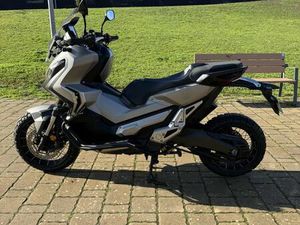 HONDA XADV 750. LUMIAR