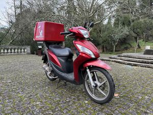 HONDA VISION 110 COM CAIXA TRABALHO 2015 OLIVEIRA DE AZEMÉIS, SANTIAGO DE RIBA-UL, UL, MACINHATA DA SEIXA E MADAIL