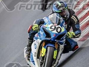 SUZUKI GSX-R1000R RENNSTRECKE YOSHIMURA