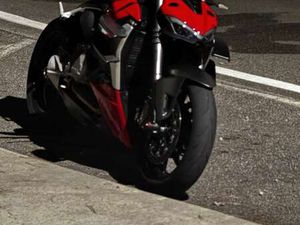 DUCATI STREETFIGHTER