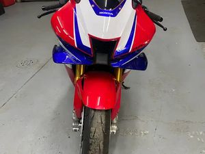 HONDA CBR1000RR-R SP2