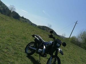 ZWEI YAMAHA DT 125 ENDURO MOTORRÄDER