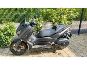 YAMAHA XMAX 125