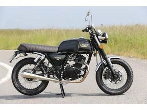 MASH BLACK SEVEN 125 - 2020 NUR 750KM 1.HAND MOTORRAD NAKED BIKE