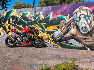 TRIUMPH SPEED TRIPLE 1200 RS