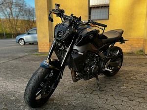 YAMAHA MT-09 NAKED BIKE SCHWARZ - SEHR GEPFLEGT
