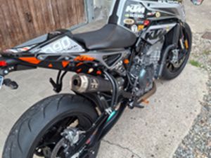 KTM DUKE 790 2024 CON 8200 KM
