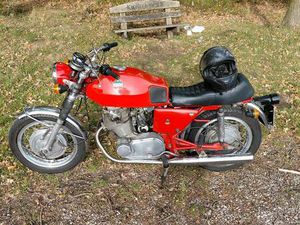 LAVERDA 750 SF BJ 71 UND GUZZI V7 BJ 68