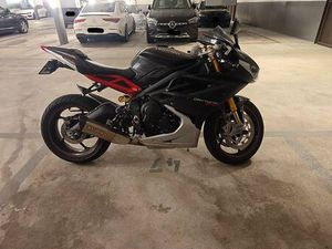 TRIUMPH DAYTONA 675R CANTON SAINT-GALL -