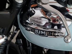 TRIUMPH BONNEVILLE T 120