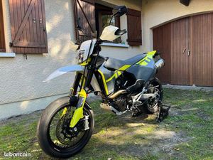 HUSQVARNA 701 SUPERMOTO