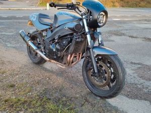 TRIUMPH SPEED FOUR CAFÉ RACER