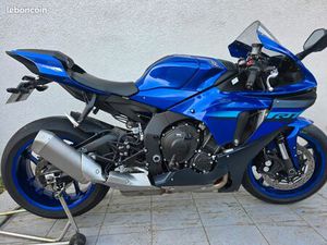 YAMAHA YZF 1000 R1