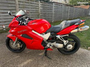 800 VFR 2005