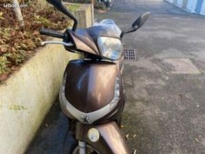 PEUGEOT TWEET 125 CC EN RÈGLE