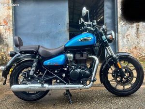 ROYAL ENFIELD METEOR 350 – 2022 – 7 400 KM – TRÈS BON ÉTAT