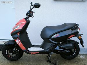 SCOOTER PEUGEOT STREET ZONE